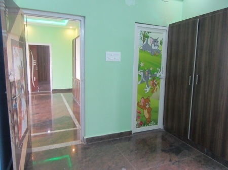 4) Li Id : 166 - Childrens Bedroom.JPG